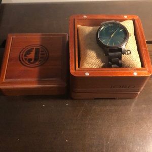 Jord Dark Sandalwood and Emerald